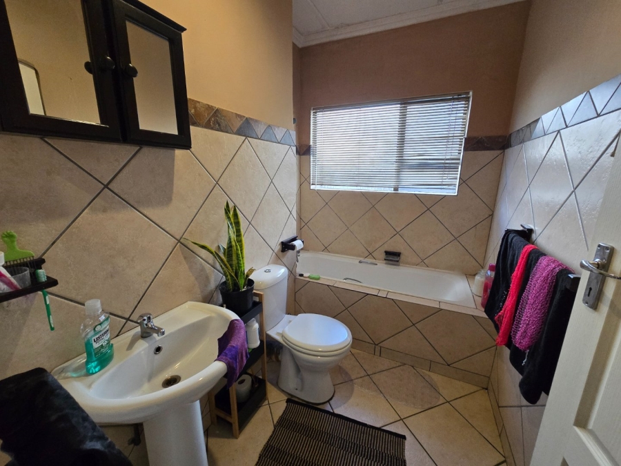 2 Bedroom Property for Sale in Potchefstroom North North West